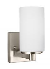 Generation Lighting - Seagull US 4139101EN3-962 - Hettinger transitional 1-light LED indoor dimmable bath vanity wall sconce in brushed nickel silver