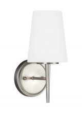 Generation Lighting - Seagull US 4140401-962 - Driscoll contemporary 1-light indoor dimmable bath vanity wall sconce in brushed nickel silver finis