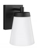 Generation Lighting - Seagull US 8638601-12 - Renville transitional 1-light outdoor exterior large wall lantern sconce in black finish with satin
